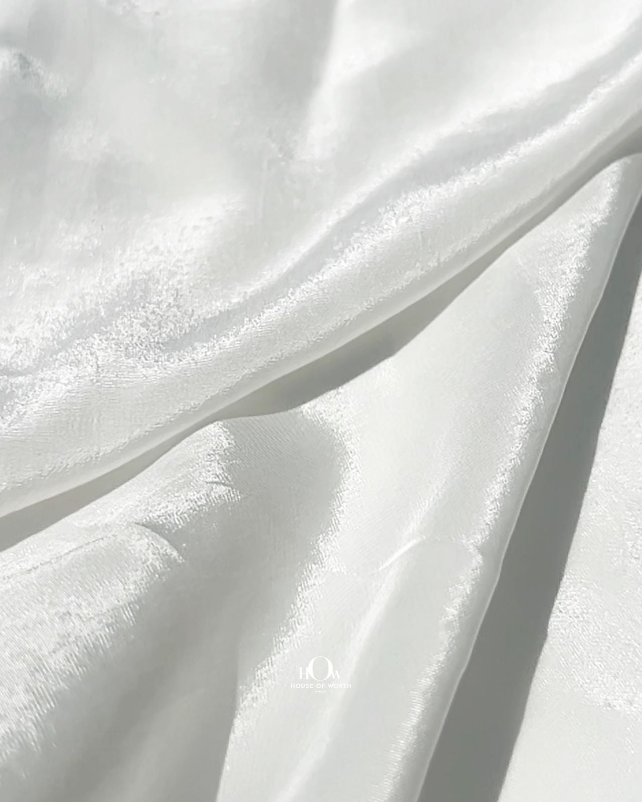 Wholesale dyeable crepe fabric rolls – ideal for western gowns and sarees in Delhi.