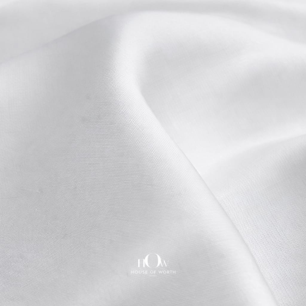 Dyeable cotton poplin fabric for shirts.