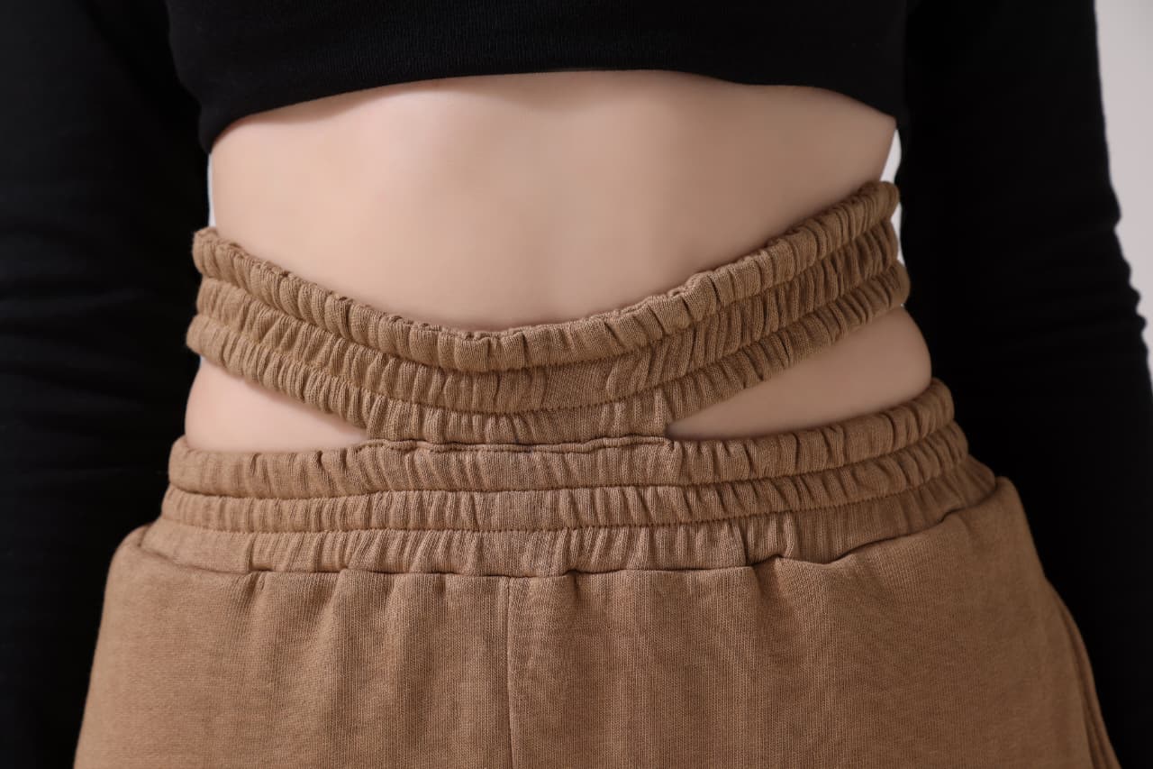 Comfortable brown jogger pants for women with pockets and relaxed silhouette