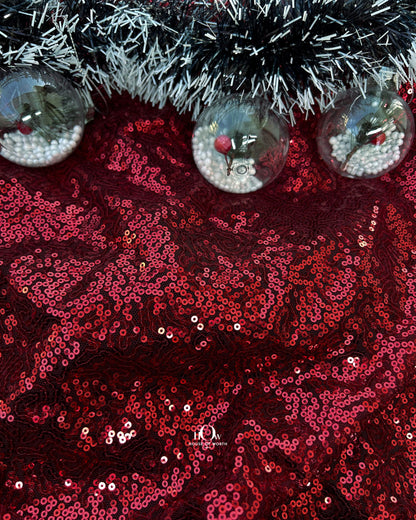 Lightweight 2mm sequins fabric for festive and stagewear – supplied by wholesalers in Bhiwandi.
