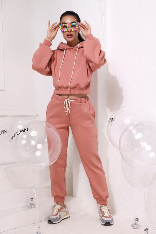 Women’s pink hoodie and jogger set for casual fashion and street style outfit for women
